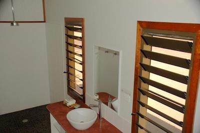 هم والی استیشن