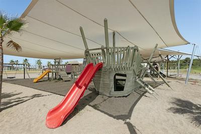 تایتانیک دلوکس گلف بلک