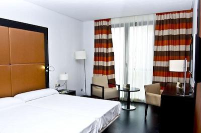 اتیرام گران هتل دن مانول