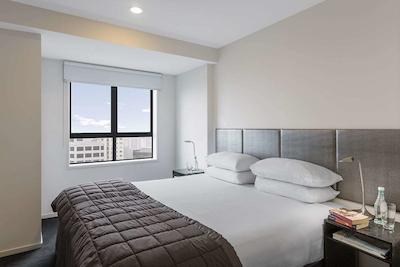 است مارتینز والدرف اپارتمنت