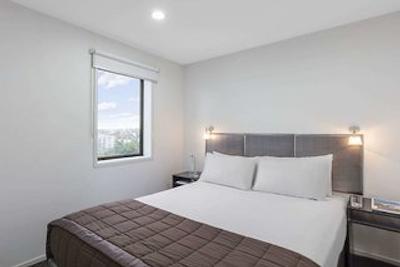 است مارتینز والدرف اپارتمنت