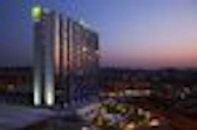 هلید این اکسپرز پرتریا-ساننیپارک