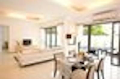 سیستون پول ویلا