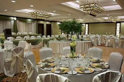 هیلتون گاردن این ترنتو آیرپرت