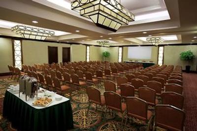 هیلتون گاردن این ترنتو آیرپرت