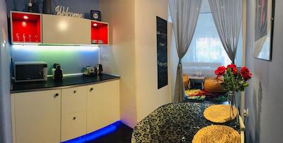 1است اپارتمنتز اند هستل