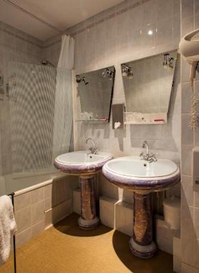 ارناود برنارد هتل