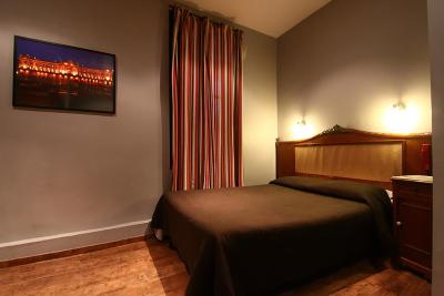 ارناود برنارد هتل