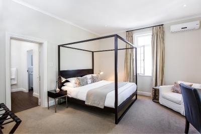 ریور مانر بوتیک هتل