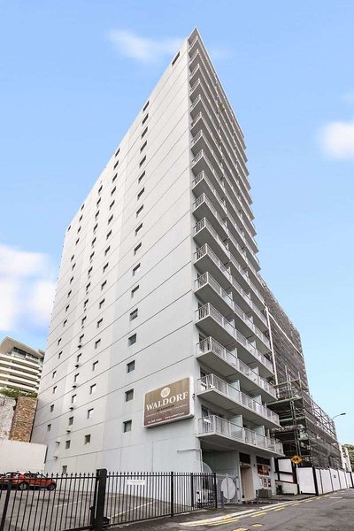 بانکسید والدرف اپارتمنتز