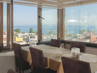 گرند لیزا هتل