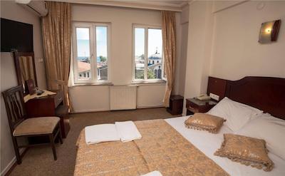 گرند لیزا هتل