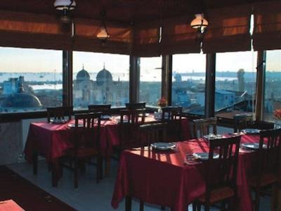 گرند لیزا هتل