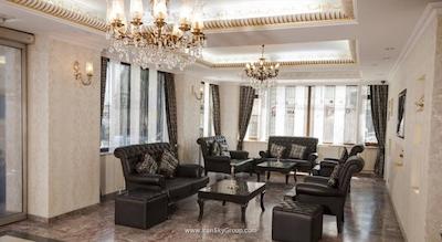 گرند لیزا هتل