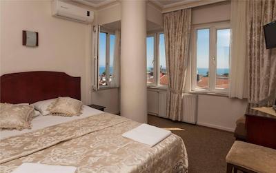 گرند لیزا هتل