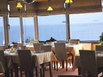 گرند لیزا هتل