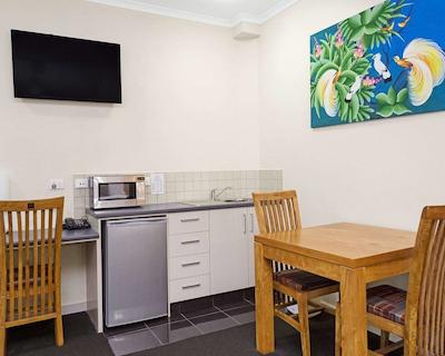 کوالیتی هتل داروین آیرپرت