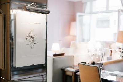 ل ریال منسیو-رافلز پاریز