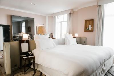 ل ریال منسیو-رافلز پاریز