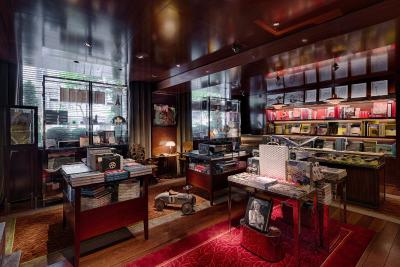 ل ریال منسیو-رافلز پاریز