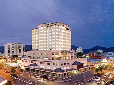 کیرنز سنترال اپارتمنتز