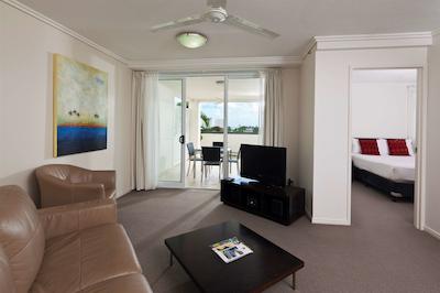 کیرنز سنترال اپارتمنتز