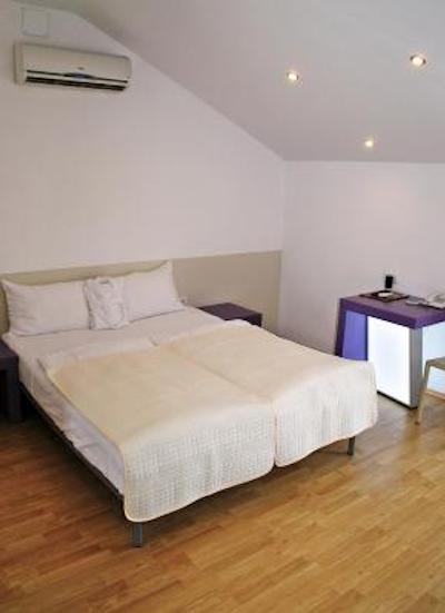 هتل چریستینا