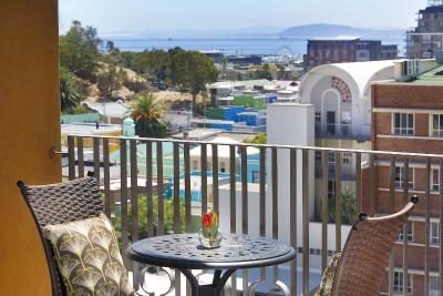 هیلتون کاپ تون سیتی سنتر