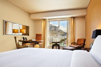 هیلتون کاپ تون سیتی سنتر