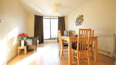 کرمپتون کورت اپارتمنتز