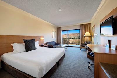 دوبلتری بای هیلتون هتل آلیس اسپرینگز