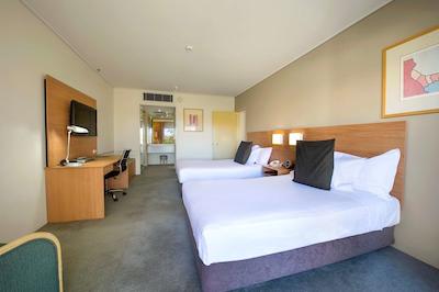 دوبلتری بای هیلتون هتل آلیس اسپرینگز