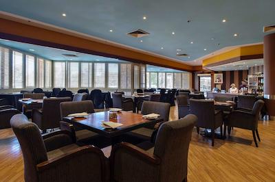 دوبلتری بای هیلتون هتل آلیس اسپرینگز