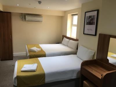 د کراون هتل