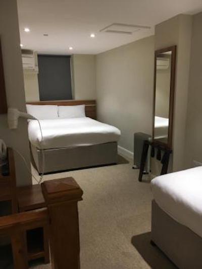 د کراون هتل