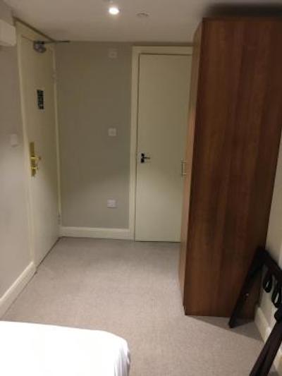 د کراون هتل