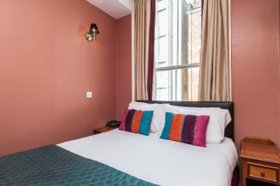 د کراون هتل