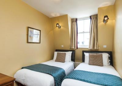 د کراون هتل