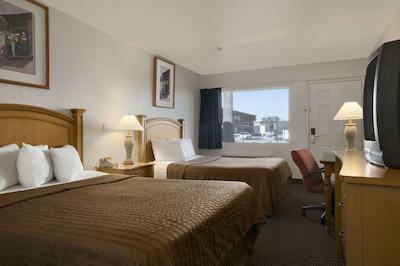 نایتز این-و اسویتواتر او فنیکس از