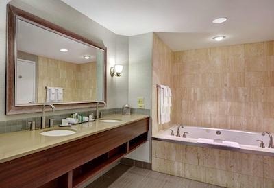 هیلتون ساینت جهن