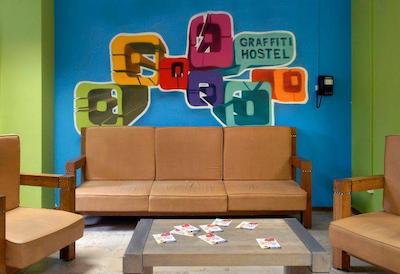 گرافیتی هاستل