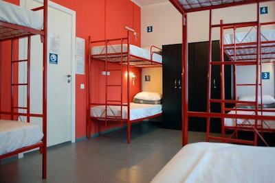 گرافیتی هاستل