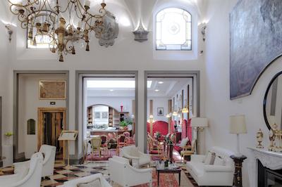 گولدن تور هتل اند اسپا