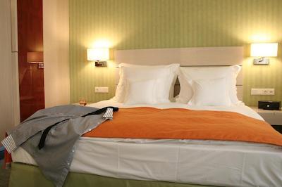 گولدن تولیپ انا تور