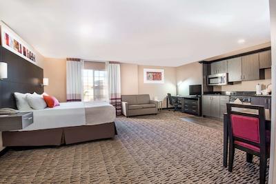 هاودرن سویتز بای ویندهام لاز وگاز / هندرسُن