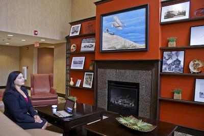 هامپتون این اند سویتز چارلت-آیرپرت