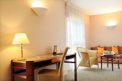 بست وسترن پویتیرز سنتر ل گراند هتل