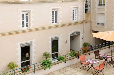 بست وسترن پویتیرز سنتر ل گراند هتل