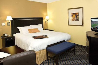 هامپتون این اند سویتز جاکسُنویل اسود-بارترام پارک