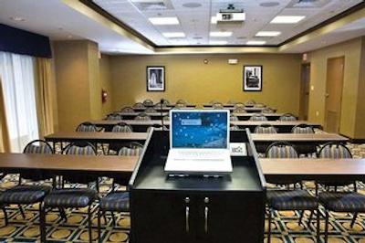 هامپتون این اند سویتز جاکسُنویل اسود-بارترام پارک